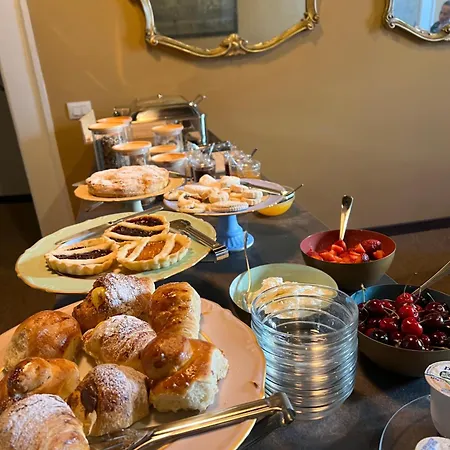 Palazzo Pandola - Luxury Pensión 4*